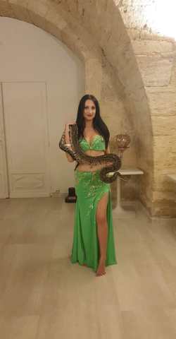 Christelle danseuse orientale & charmeuse de serpent
