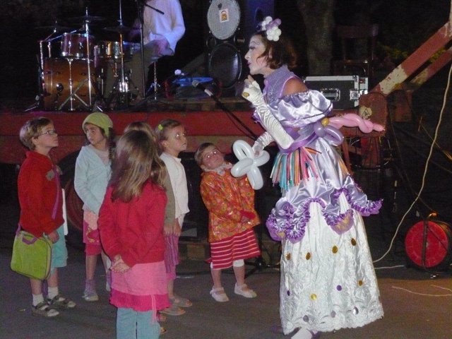 PRINCESSE Ö BALLON Clown à Tinténiac à proximité de Dinan (22)