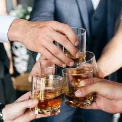 Enterrement vie jeune fille et garçon