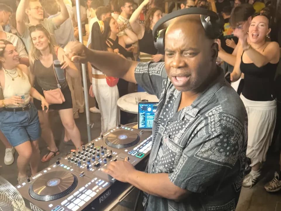 Photo 1