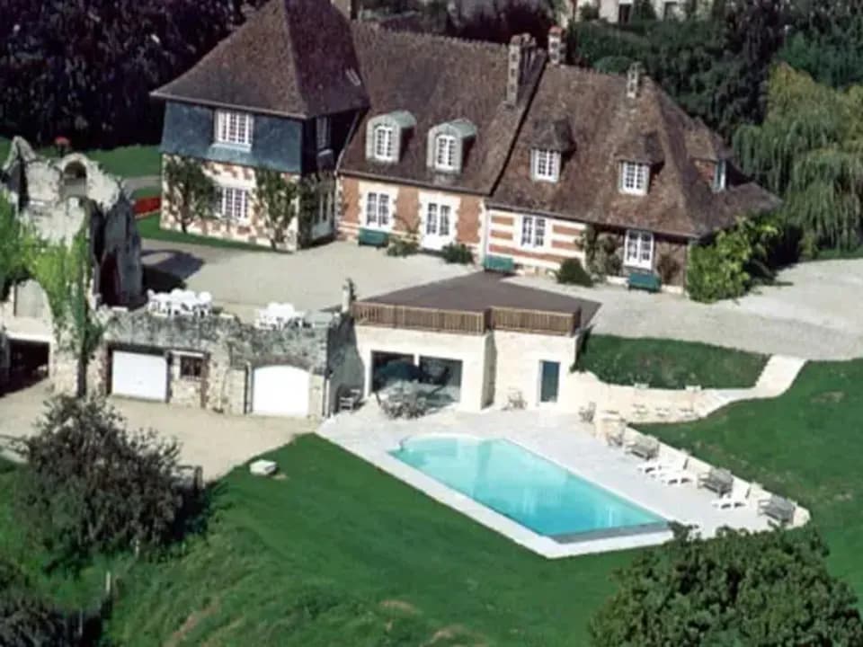 Photo 1
