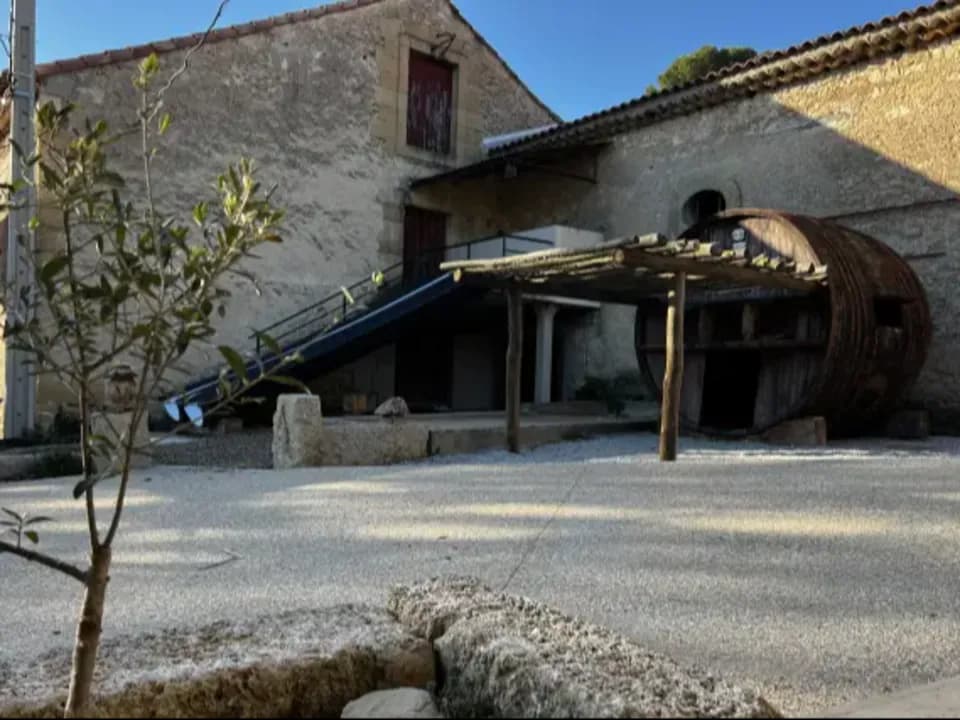 Photo 0