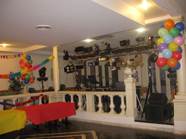 Photo 1