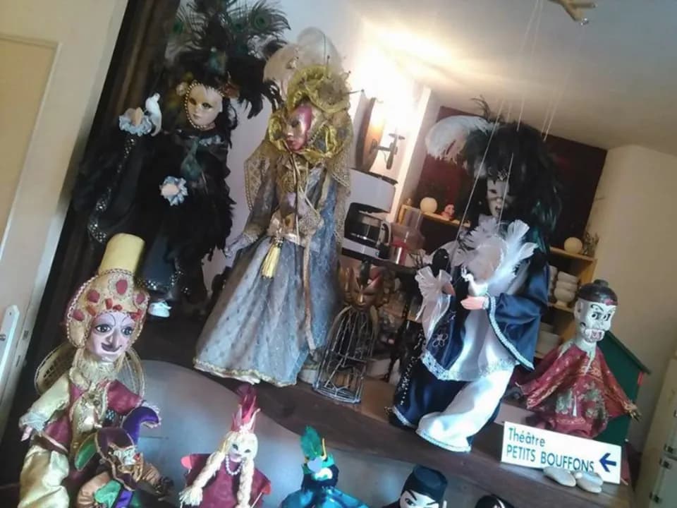 Photo 1