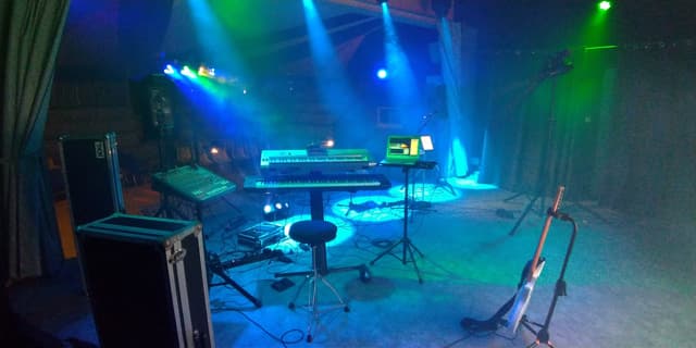 Photo 1