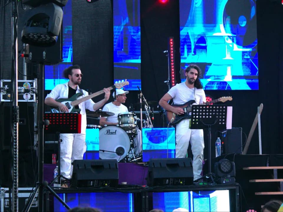 Photo 3