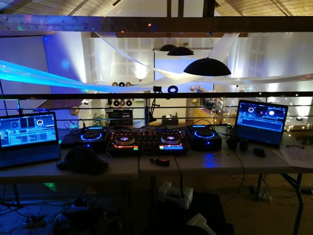 Photo 0
