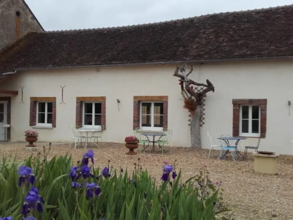 Photo 1