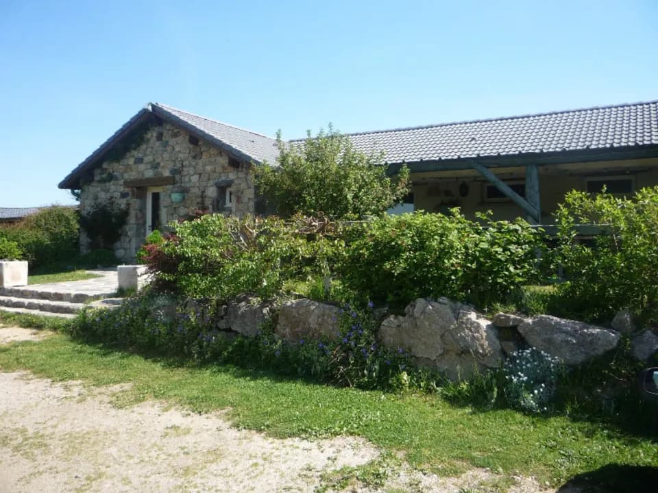 Photo 0