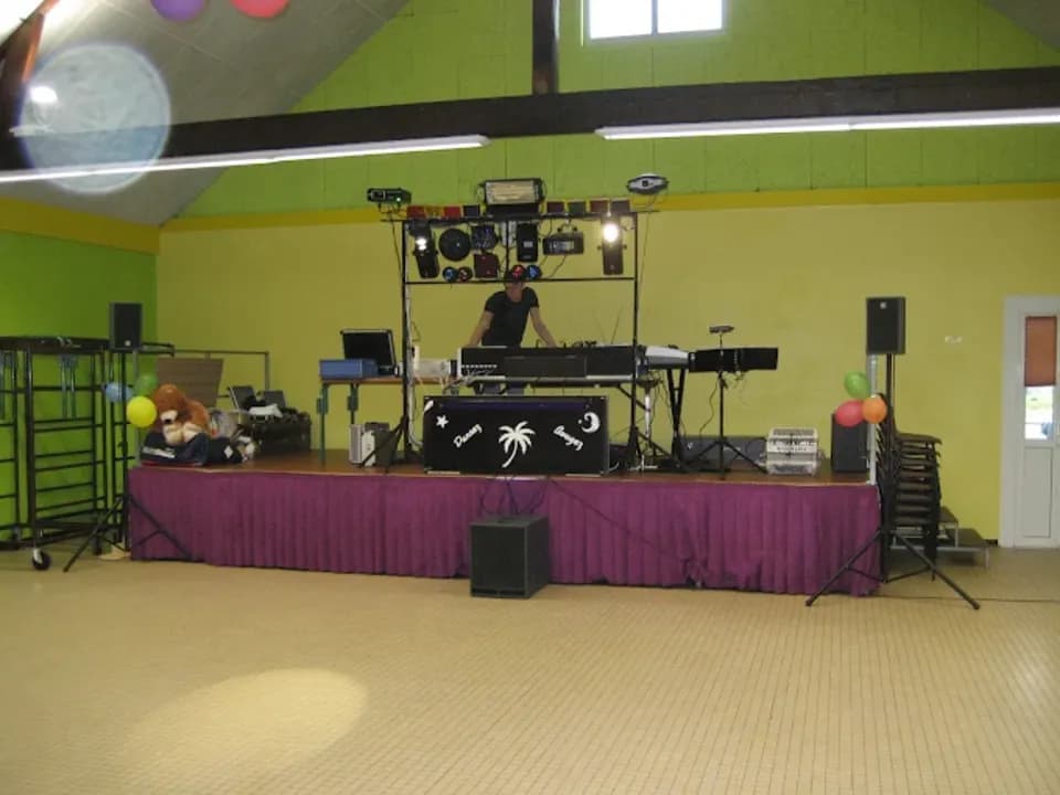 Photo 1