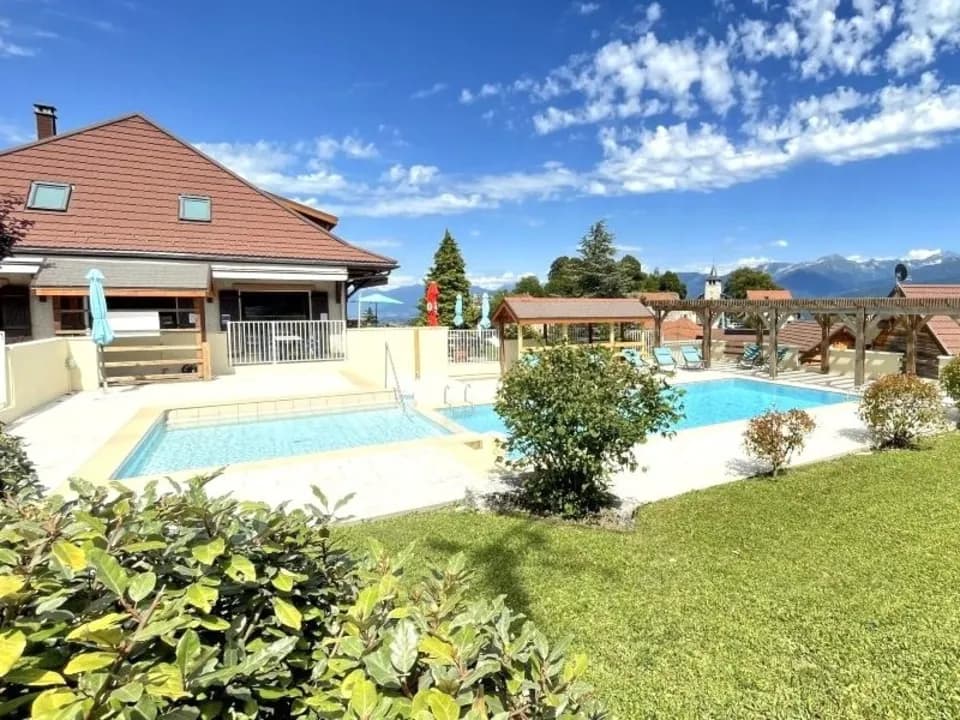 Photo 0