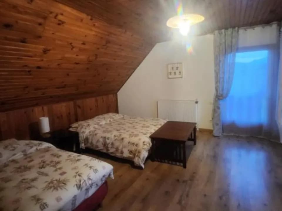 Photo 0