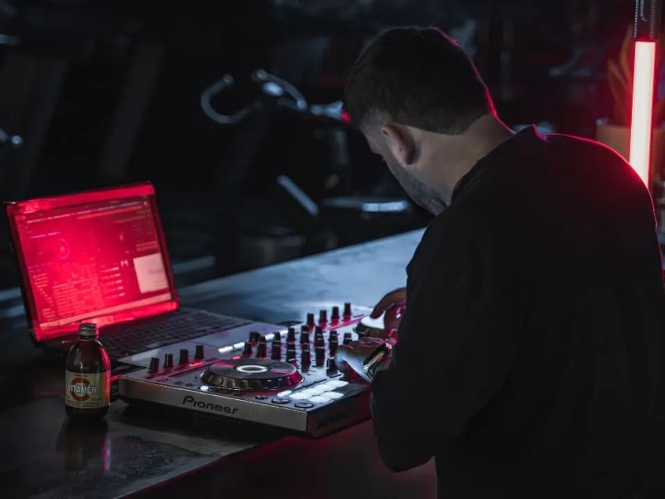 Photo 0