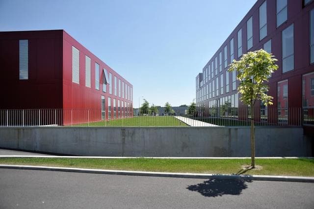 Photo 1