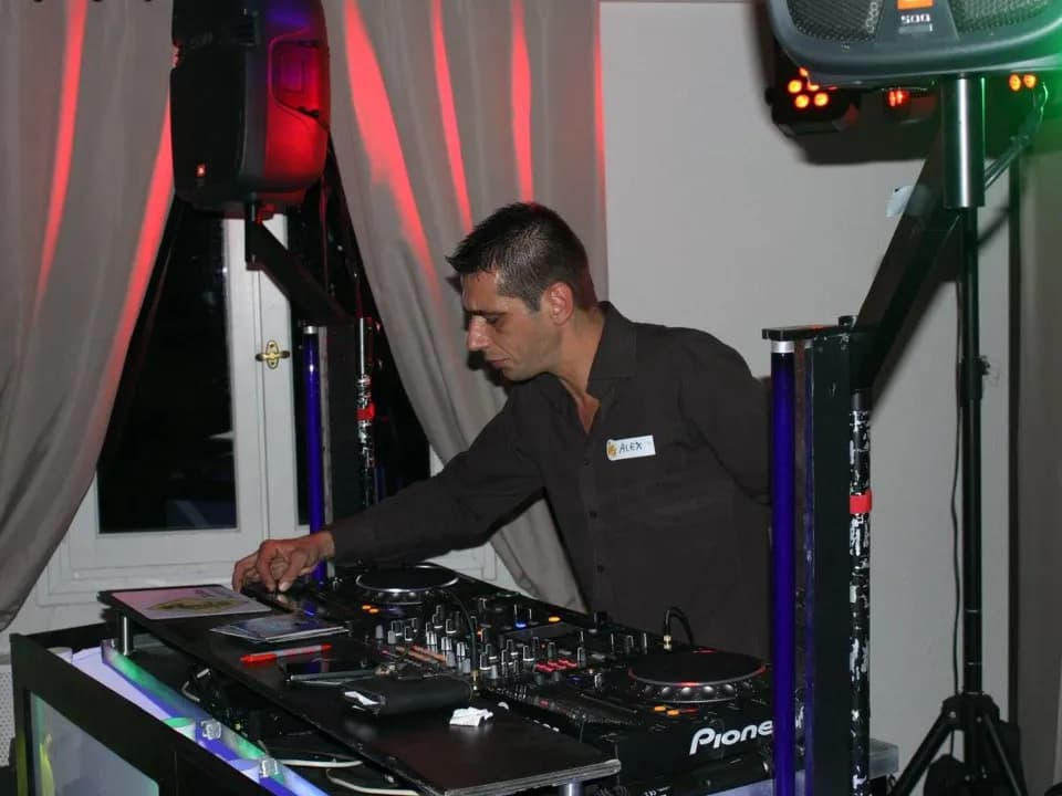 Photo 0