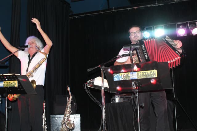 Photo 2