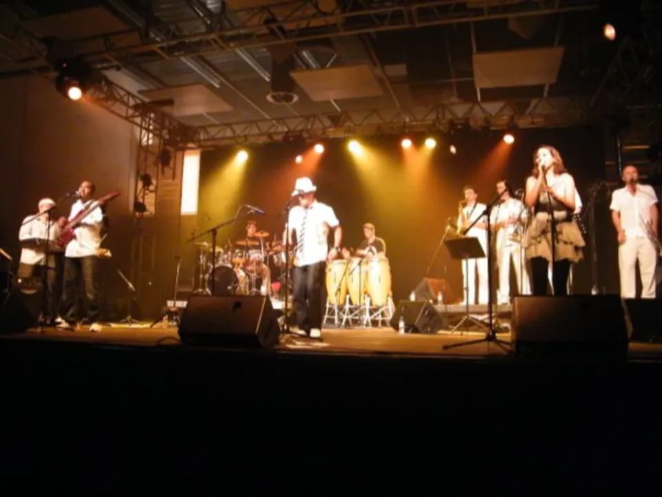 Photo 0