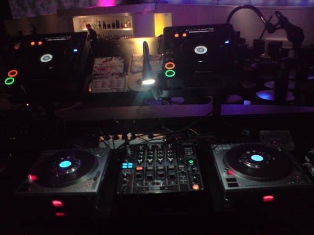 Photo 0