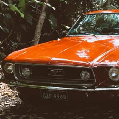 Location Ford Mustang ou voiture américaine pour un cortège de mariage