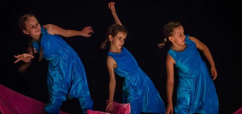 Spectacle interactif qui fait participer les enfants pour votre arbre de Noël