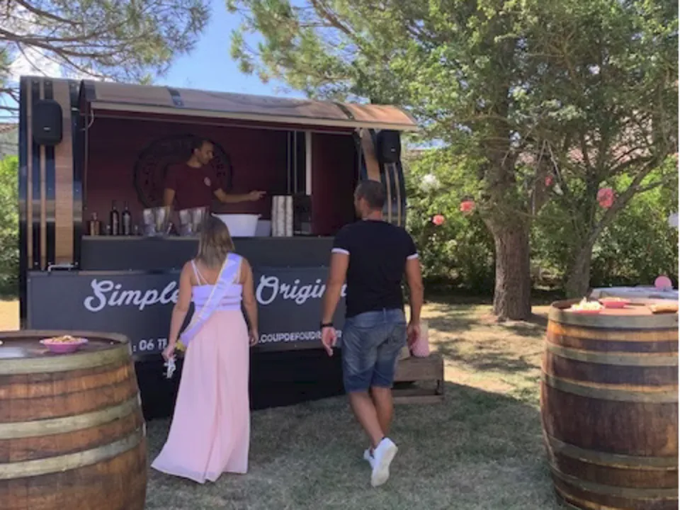 LE COUP DE FOUDRE EST UN WINE TRUCK
