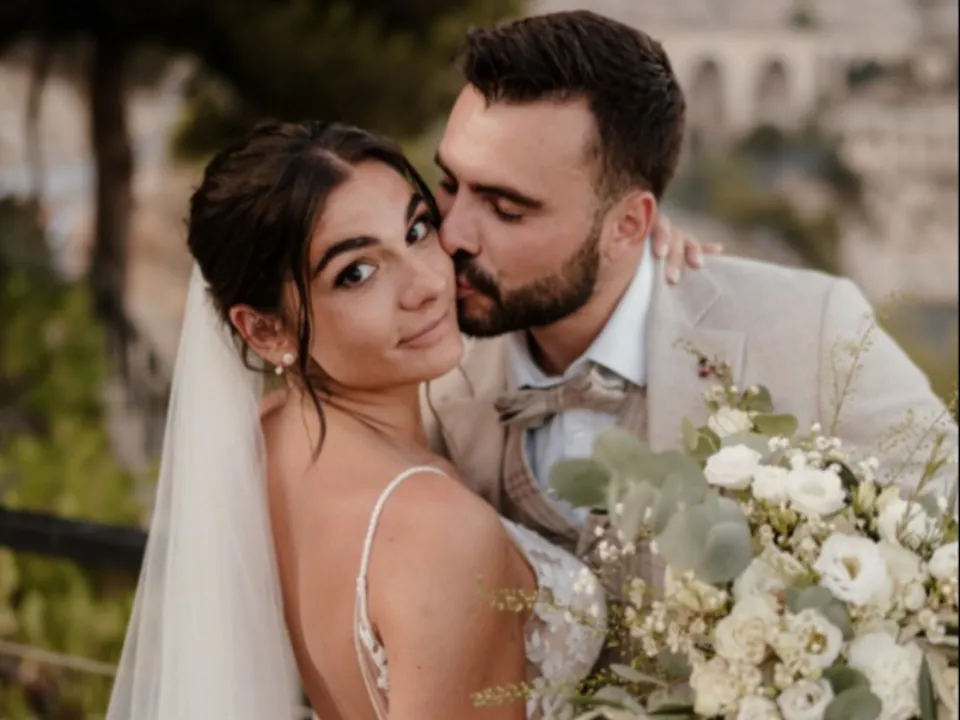 DEUX DRÔLES D'OISEAUX