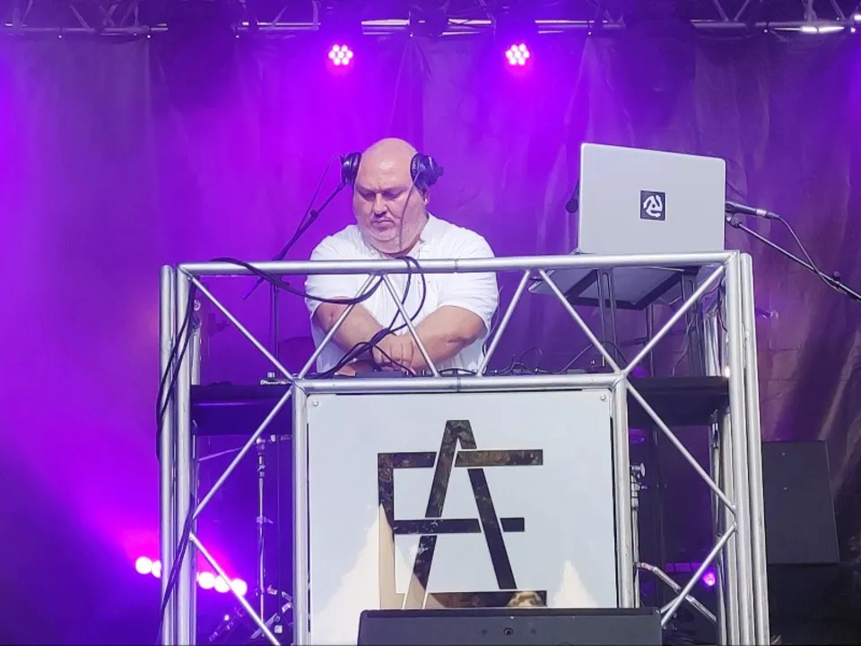 DJ ENZO ARGUERA