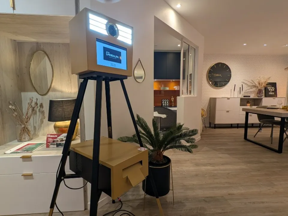 LA BOÎTE À CLICHÉS