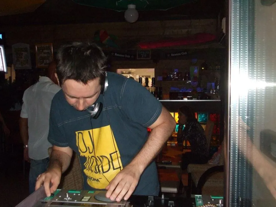 DJ TIBO SHOW
