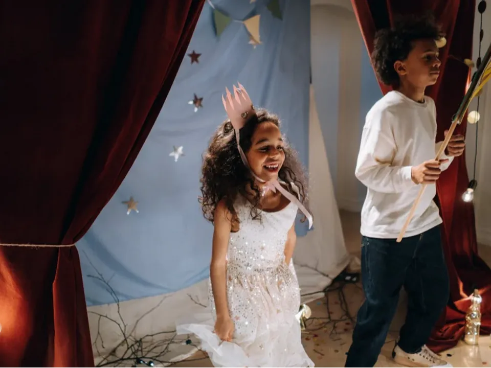 LA PUCE À L'OREILLE 