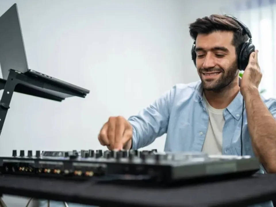 DAVID - DJ SAVED MY LIFE