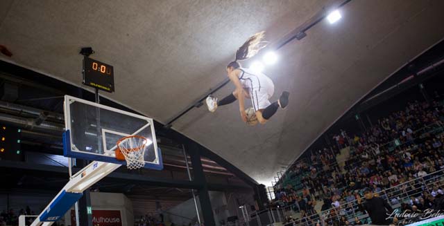FLYING DUNKERS