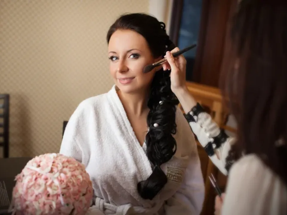 MAQUILLEUR PROFESSIONNEL