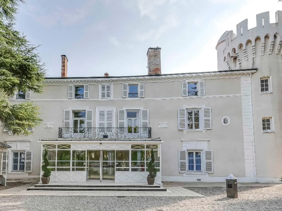 CHATEAU de MONTCHAT