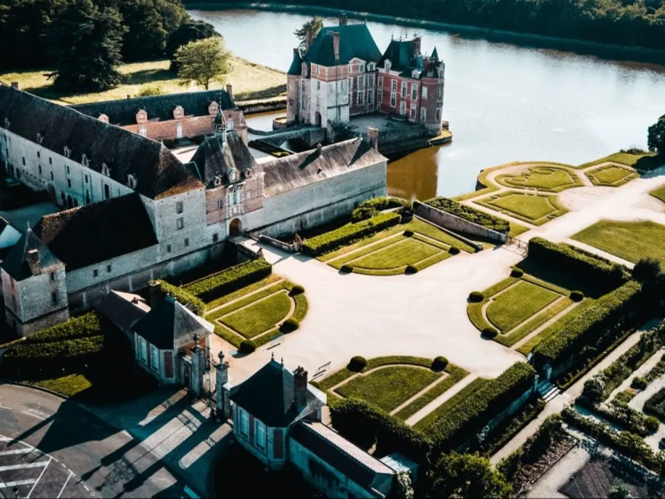 CHÂTEAU DE LA BUSSIERE