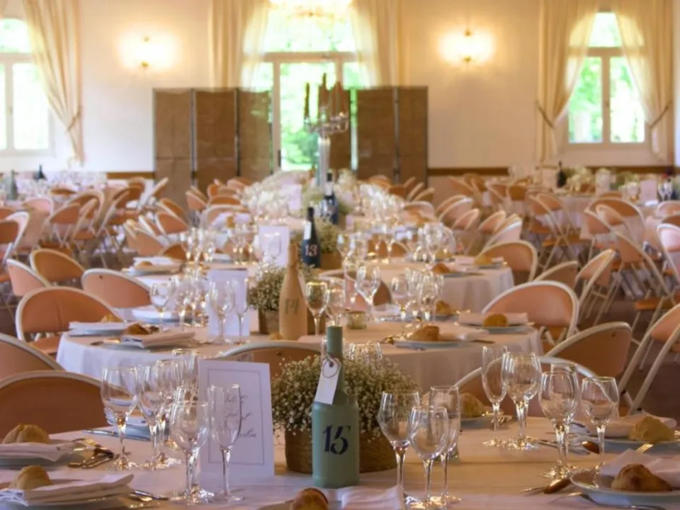 LES SALONS DE LA RAYNIÈRE