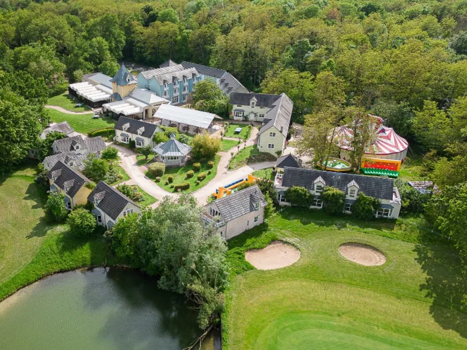 ETIOLLES COUNTRY CLUB