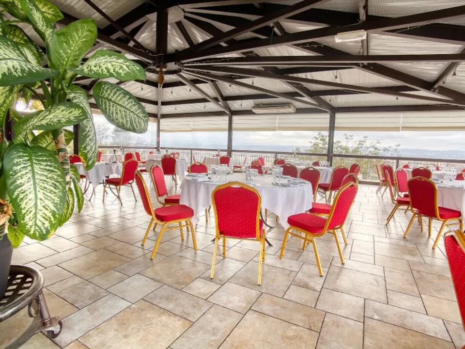 CHÂTEAU DE SAINT JULIEN