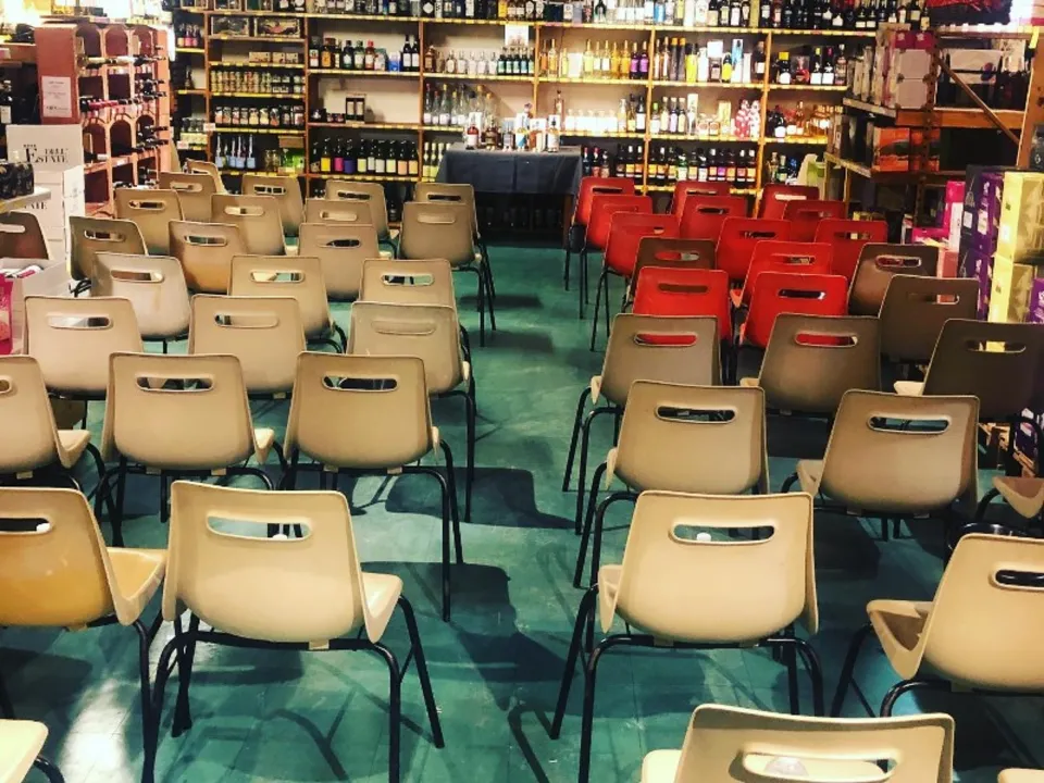 LA FONTAINE AUX VINS