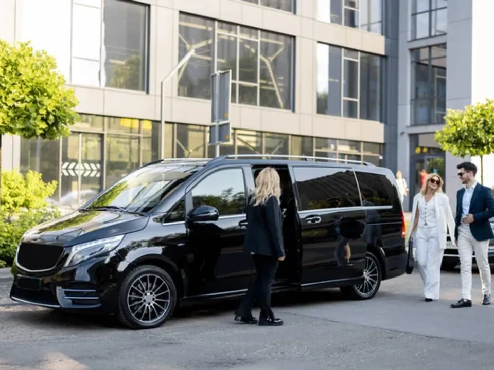 LUXURY-TRANS-AUBE-VIP