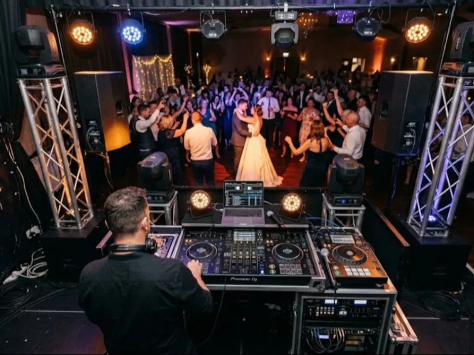 SONOLIGHT MAKING MUSIC