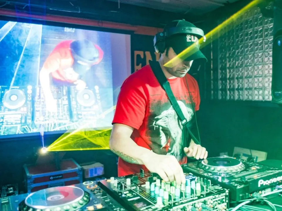 CHRISTOPHE KÉLÉVRA DJ