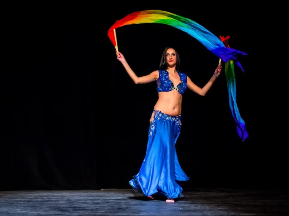 CHRISTELLE DANSEUSE ORIENTALE & CHARMEUSE DE SERPENT