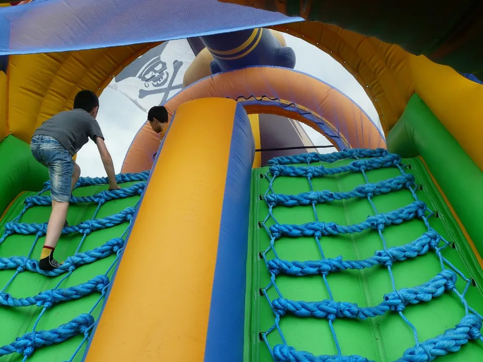 Gonflables en FoliZz et Events en FoliZz
