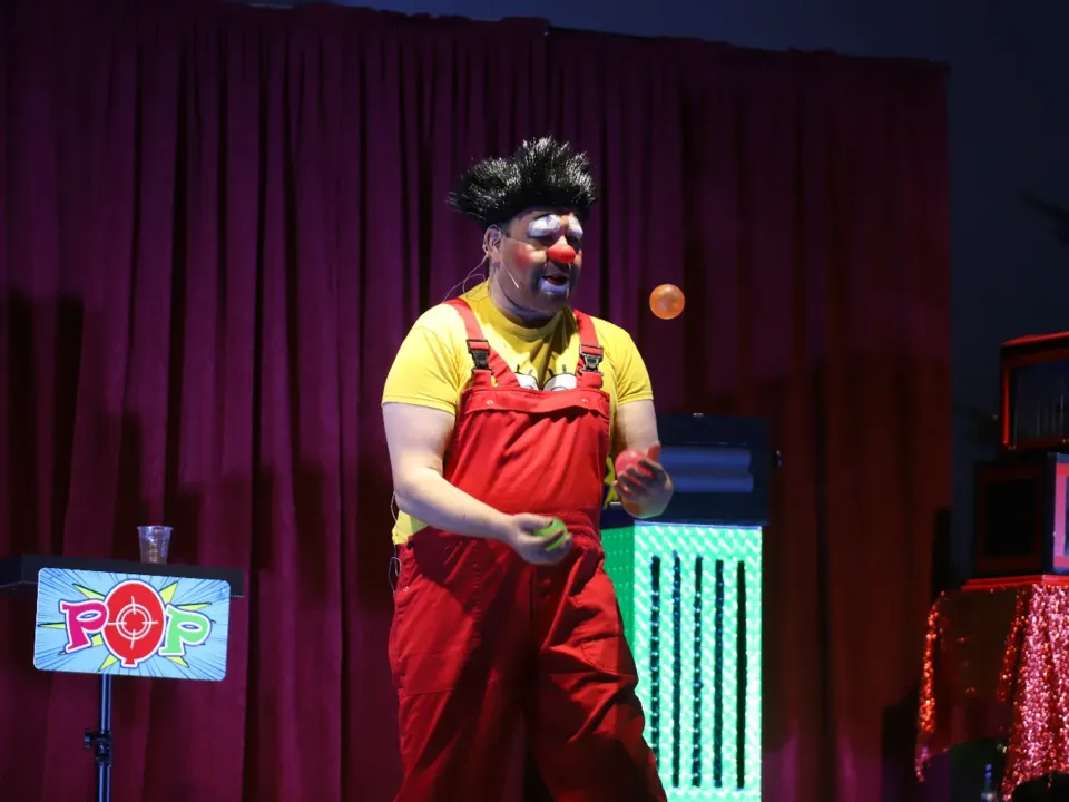 LE CLOWN MAGICIEN