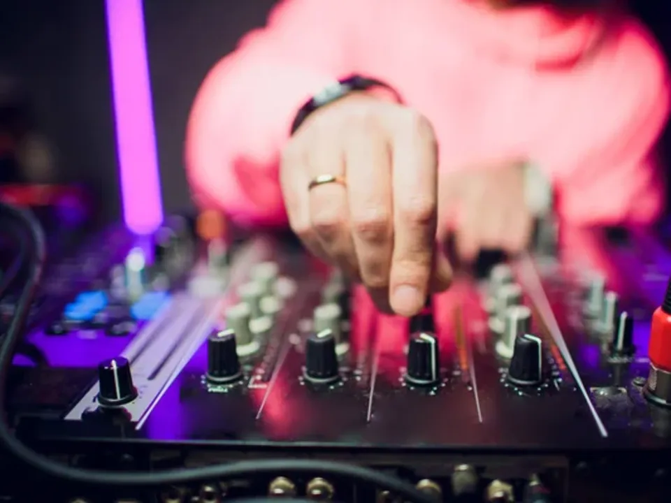 DJ AÏCHA