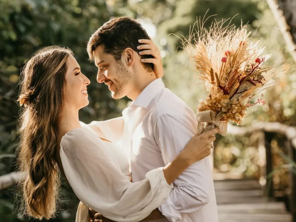 HAPPY ROMANTIC TIME
