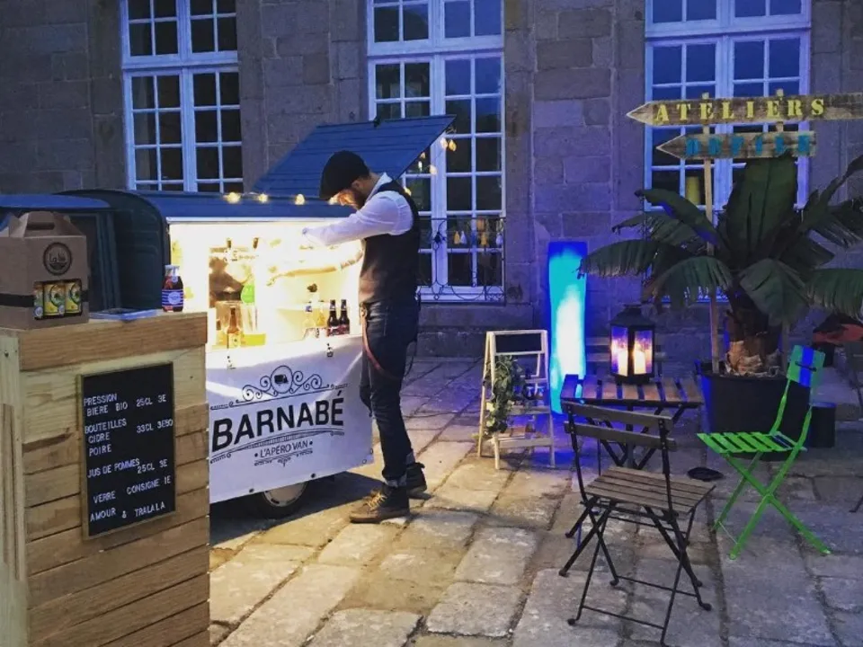 BARNABÉ - L'APÉRO VAN