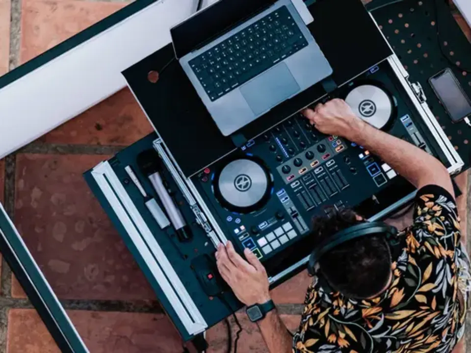 DJ LUC