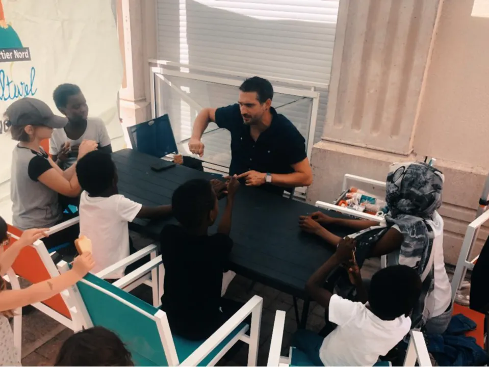 ROMAIN FRASI - MAGICIEN HYPNOTISEUR